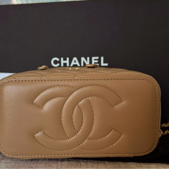 SOLD! Authentic Chanel 2022 Quilted Gold Top Handle Vanity (Gold Chanel Logo)! - Picture 8 of 17